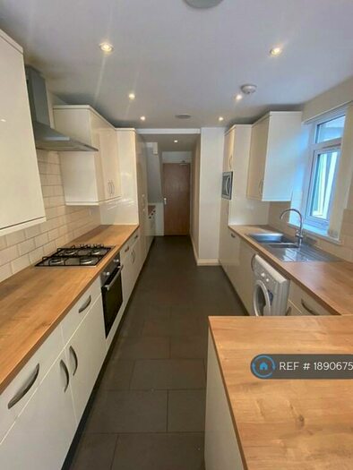 7 Bedroom Terraced House To Rent In Minister Street, Cardiff, CF24