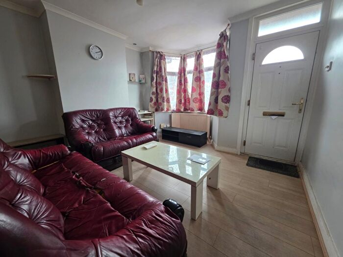 2 Bedroom Terraced House To Rent In Turners Road South, Luton, Bedfordshire, LU2