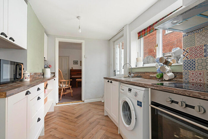 3 Bedroom Semi-Detached House For Sale In Wellington Avenue, Fleet, GU51