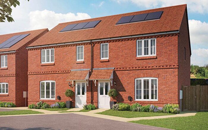 3 Bedroom Semi-Detached House For Sale In Fallow Road, Rothwell, NN14