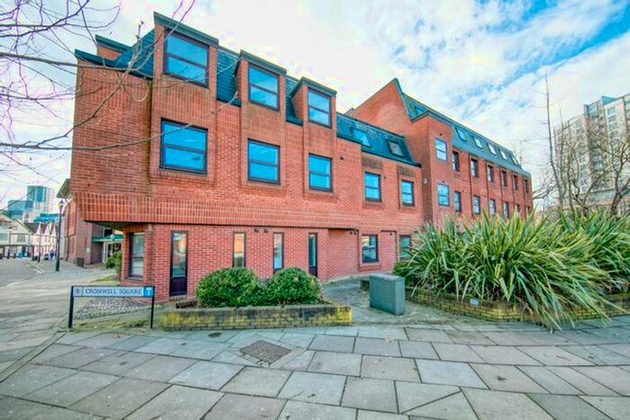 1 Bedroom Flat To Rent In Cromwell Square, Ipswich, IP1