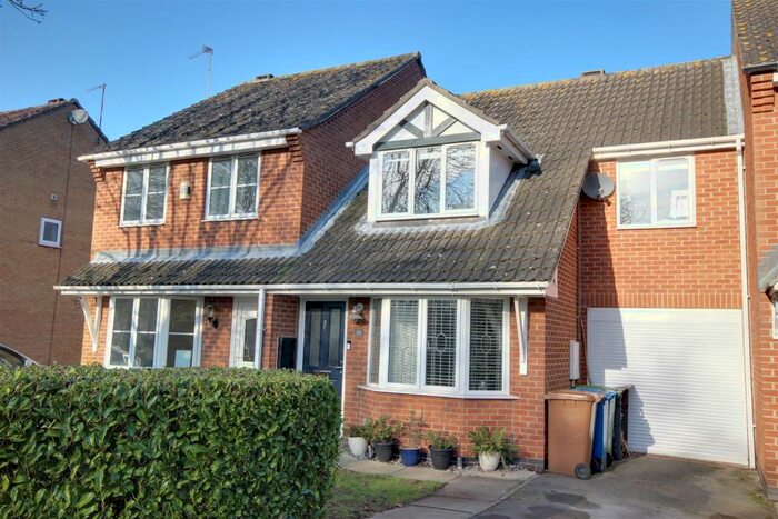 3 Bedroom Terraced House For Sale In St Marys Close, Elloughton, HU15