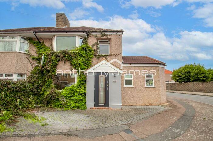 3 Bedroom Semi-Detached House To Rent In Kenmere Road, Welling, DA16