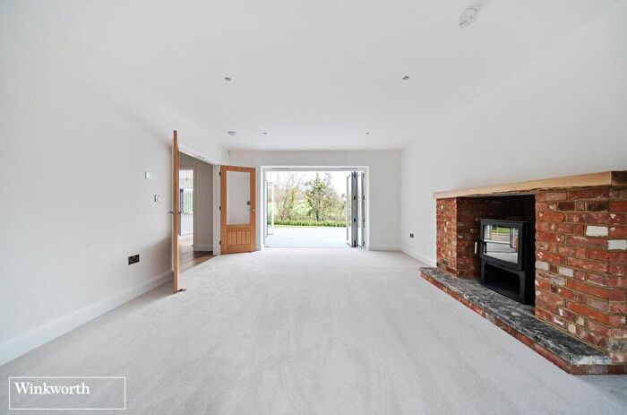 5 Bedroom Detached House For Sale In Frog Lane, Mapledurwell, Hampshire, RG25