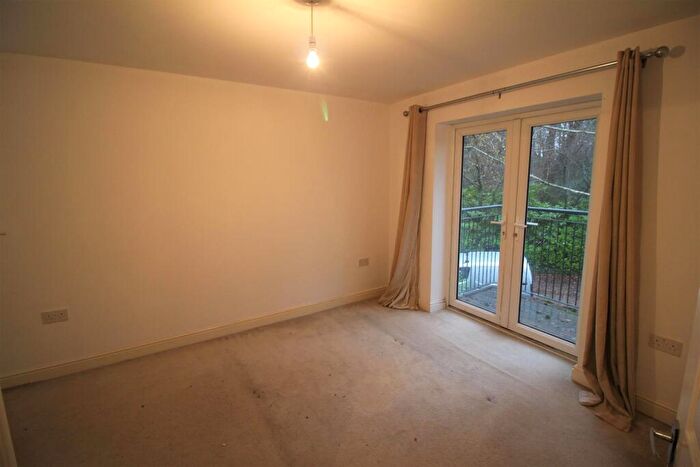 2 Bedroom Apartment For Sale In Avington Court, Southampton, SO16