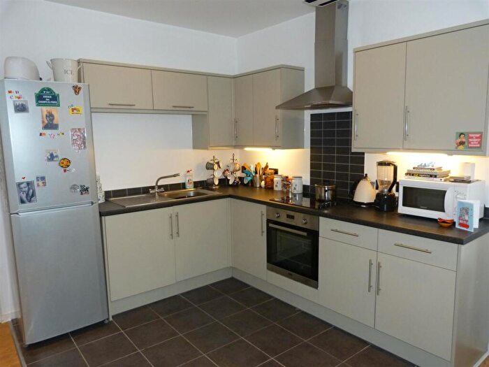 2 Bedroom Flat To Rent In St Mary Street, Cardiff, ( Beds ), CF10
