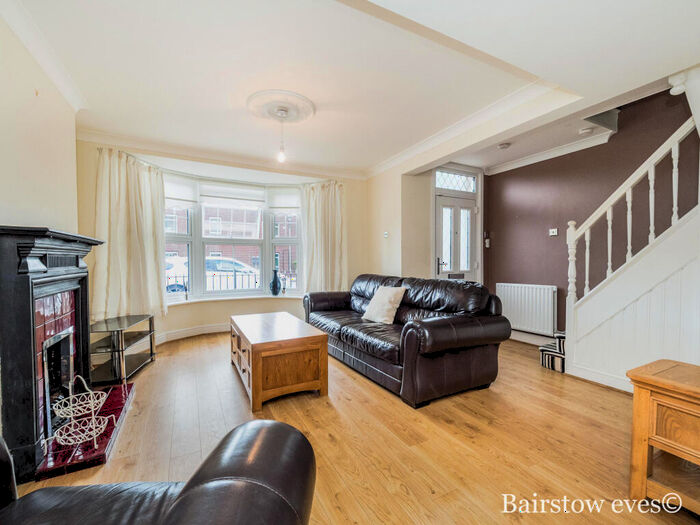 3 Bedroom House To Rent In Marks Road, Romford, RM7