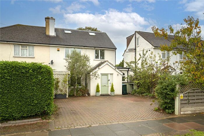 4 Bedroom Semi-Detached House For Sale In Uxbridge Road, Hampton Hill, Hampton, TW12