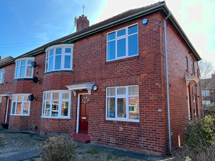 2 Bedroom Flat To Rent In Linthorpe Road, Gosforth, Newcastle Upon Tyne, NE3