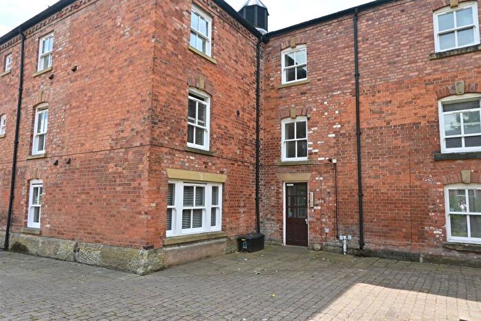 2 Bedroom Apartment For Sale In Pentrefelin, Wrexham, LL13