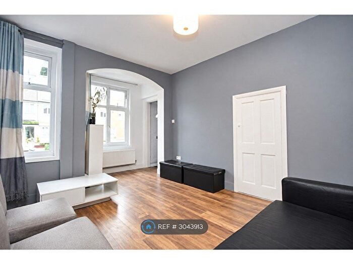 2 Bedroom Semi-Detached House To Rent In Hazel Road, Erith, DA8