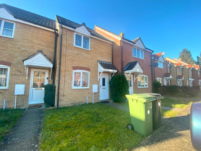 2 Bedroom Property To Rent In Lime Grove, Thetford, IP24