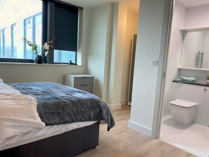 3 Bedroom Flat To Rent In Birmingham Road, West Bromwich, B70