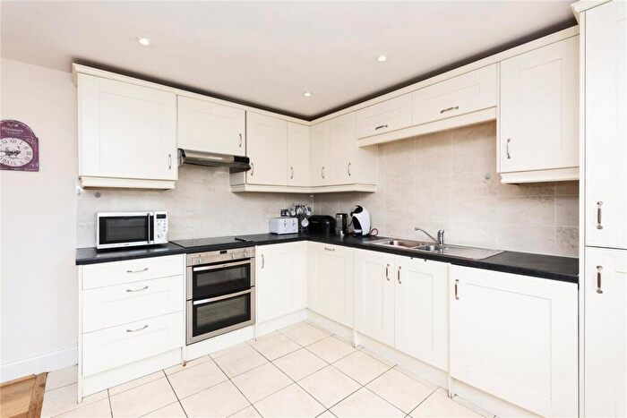 2 Bedroom Apartment To Rent In St Georges Place, Bath, BA1