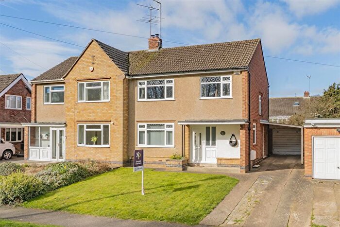 3 Bedroom Semi Detached House For Sale In Cheyne Walk, Kettering, NN15