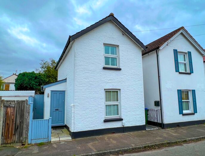 2 Bedroom Detached House To Rent In Hurst Lane, East Molesey, KT8