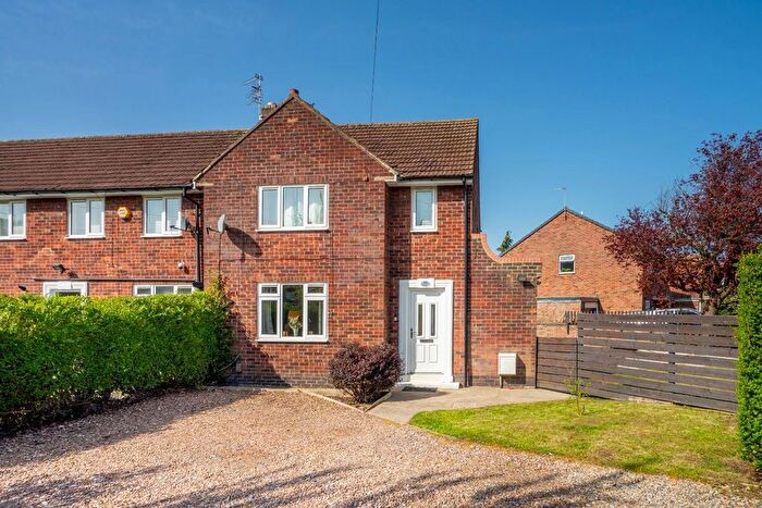 2 Bedroom Town House For Sale In North Lane, York, YO24