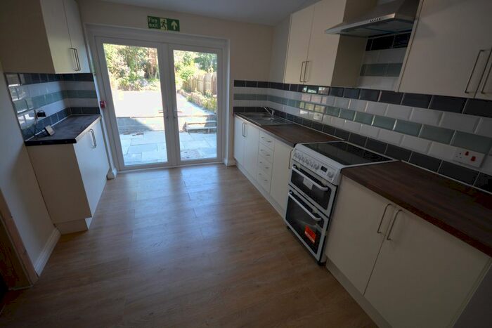 5 Bedroom Property To Rent In Westbury Street, Brynmill, Swansea, SA1