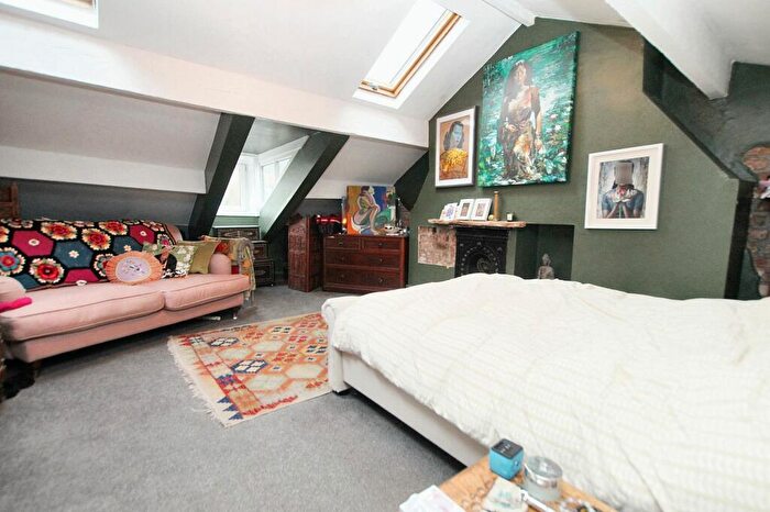 3 Bedroom End Of Terrace House For Sale In Knowlwood Road, Todmorden, OL14