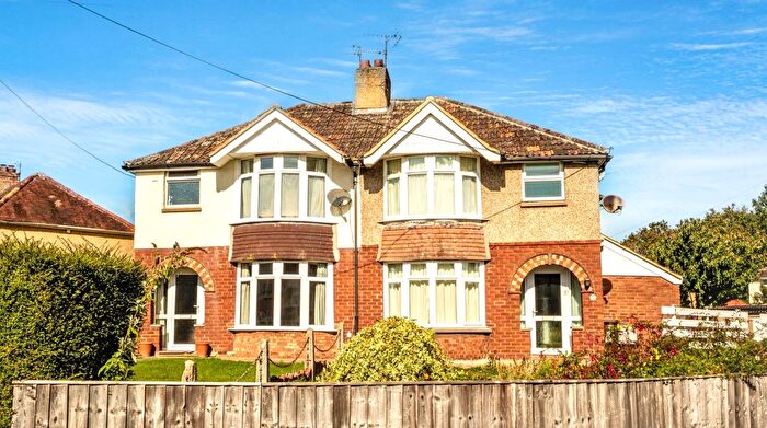 3 Bedroom Semi Detached House For Sale In Park Avenue, Chippenham, SN14