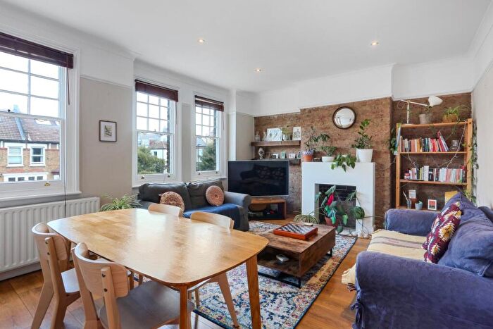 3 Bedroom Apartment To Rent In Tritton Road, London, SE21