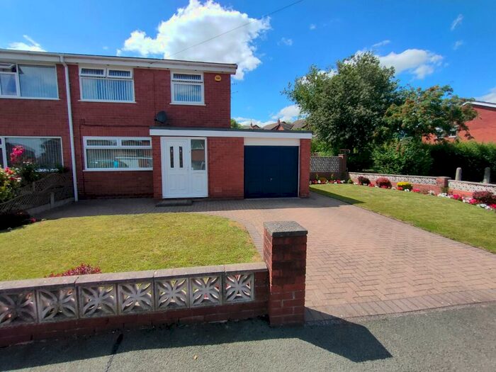3 Bedroom Semi-Detached House For Sale In Rhodfa Ganol, Johnstown, Wrexham, LL14
