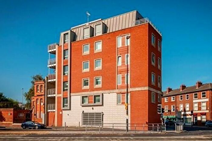 2 Bedroom Apartment To Rent In Chapel Street, Salford, M3
