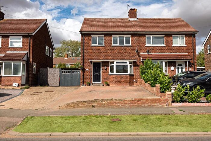 3 Bedroom Semi-Detached House For Sale In Queens Drive, Bedford, Bedfordshire, MK41