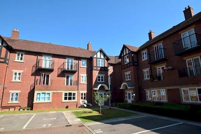 2 Bedroom Flat To Rent In Fenby Gardens, Scarborough, YO12