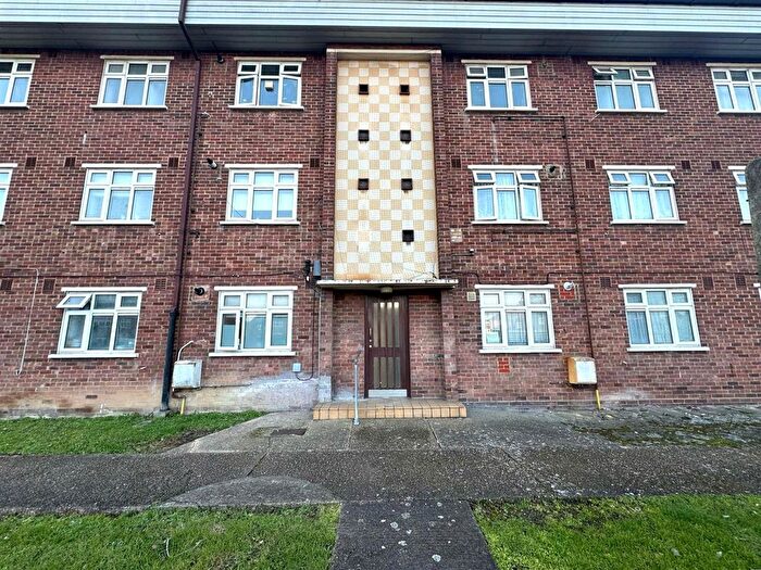 2 Bedroom Flat To Rent In Hatfield Close, Ilford, IG6