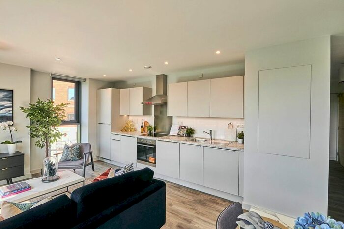 2 Bedroom Flat To Rent In The Quays, Salford, M50