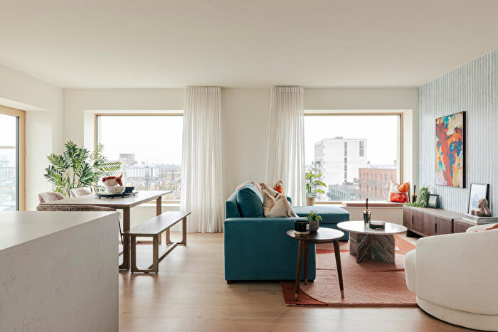 3 Bedroom Apartment For Sale In Starboard Way, London, E16