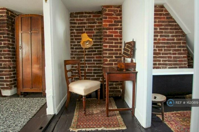 3 Bedroom Maisonette To Rent In St James's Street, Brighton, BN2