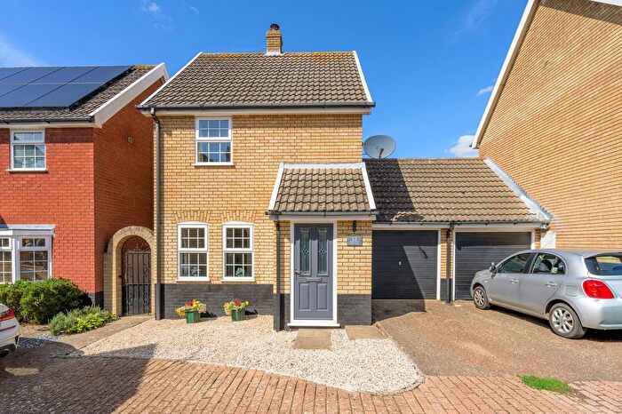 2 Bedroom Link Detached House For Sale In The Street, Long Stratton, NR15