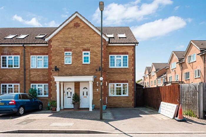 4 Bedroom Property To Rent In Wilkins Close, Mitcham, CR4