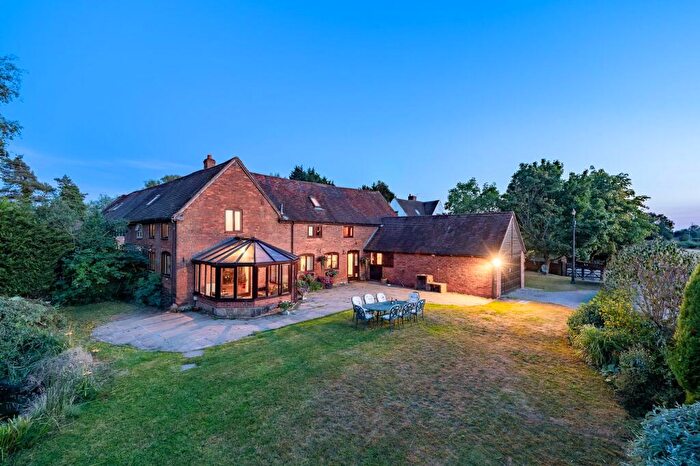 4 Bedroom Barn Conversion For Sale In Hob Lane, Balsall Common, CV7