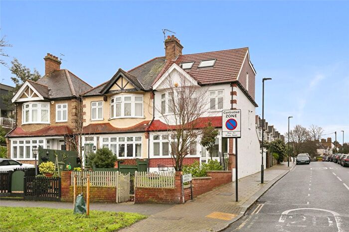 5 Bedroom Semi Detached House For Sale In New Park Road, London, SW2