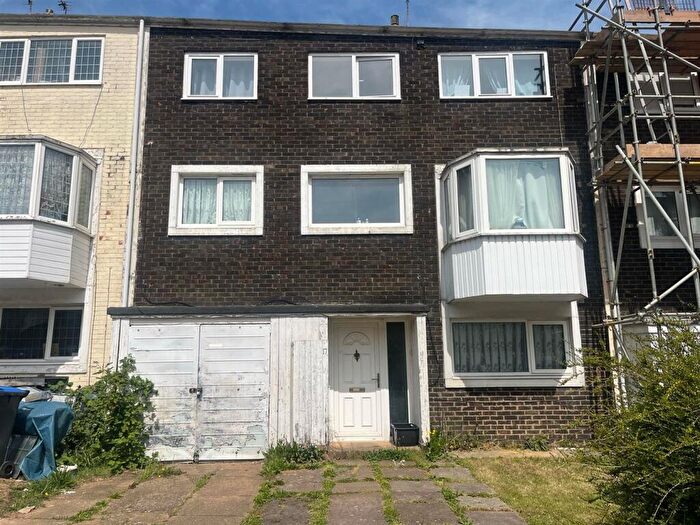 4 Bedroom Terraced House To Rent In Northdown Road, Hatfield, AL10