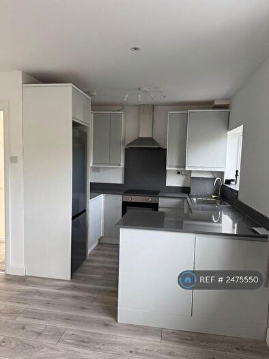 3 Bedroom Flat To Rent In Iveagh Avenue, London, NW10