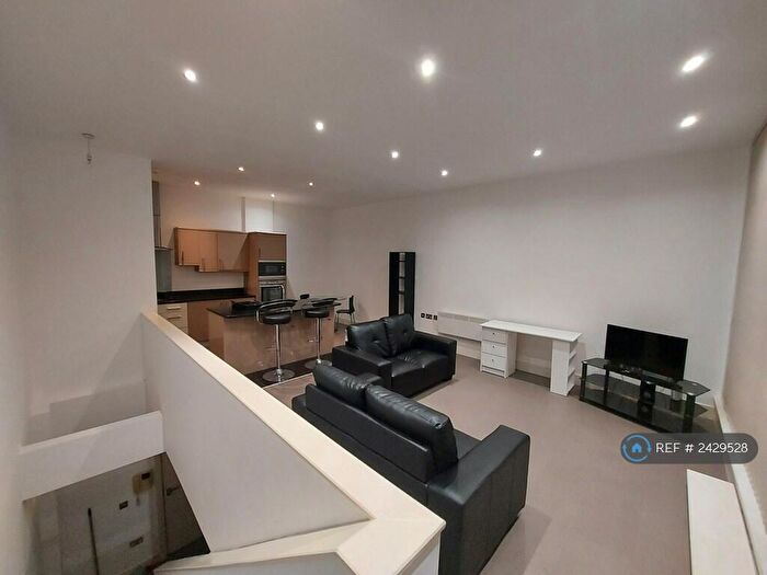 2 Bedroom Flat To Rent In The Axis, Nottingham, NG1