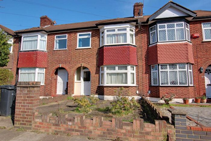 3 Bedroom Terraced House For Sale In Lynmouth Avenue, Enfield, EN1