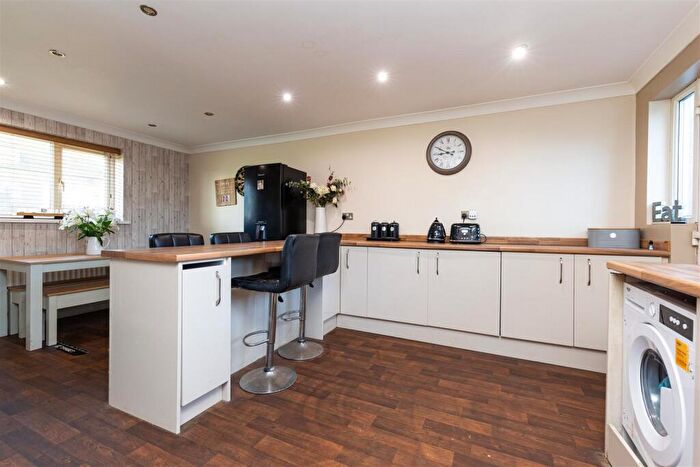 3 Bedroom End Of Terrace House For Sale In Lime Park, Brandon, DH7