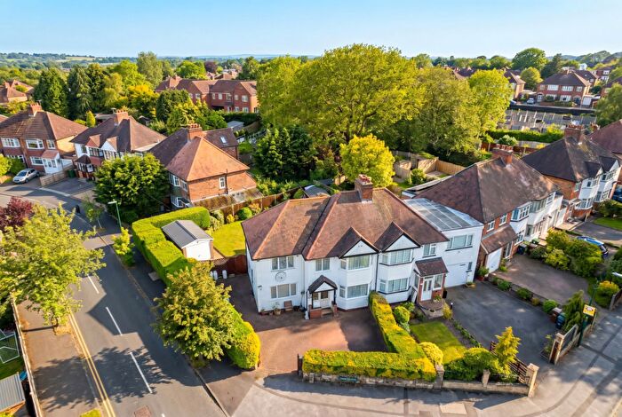 4 Bedroom Semi-Detached House For Sale In Coombe Road, Shirley, B90