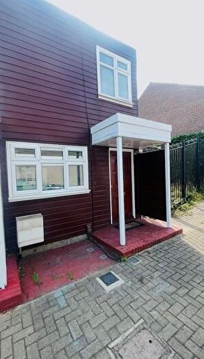 2 Bedroom Property To Rent In Milton Road, London, N15