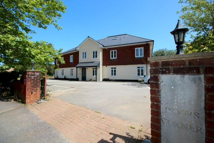 1 Bedroom Flat For Sale In Dunleys Hill, North Warnborough, Hook, Hants, RG29