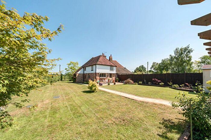 3 Bedroom Character Property For Sale In Water Lane, Hunton, ME15