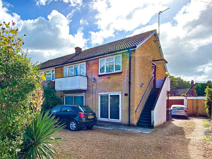 2 Bedroom Maisonette To Rent In West Heath Road, Farnborough, GU14