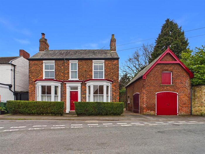 3 Bedroom Detached House For Sale In Main Street, Elloughton, HU15