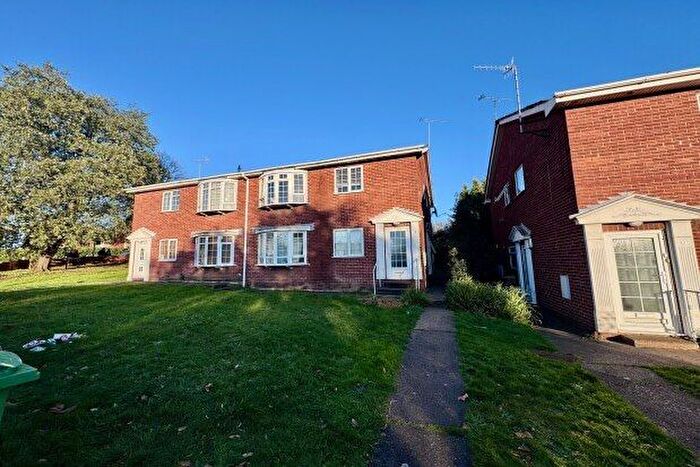 2 Bedroom Maisonette To Rent In Gregory Court, Nottingham, NG7