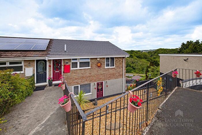4 Bedroom Semi-Detached House For Sale In York Road, Weston Mill, Plymouth, PL5